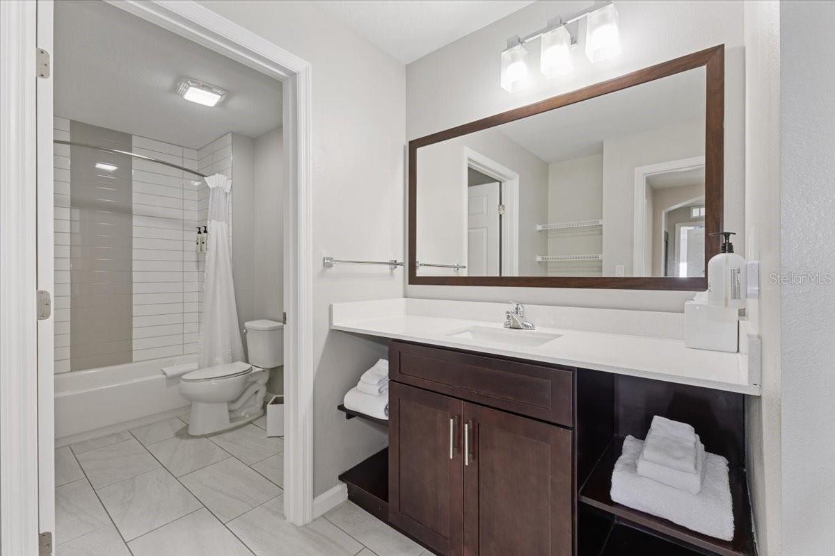 Image 15 of 19 For 14501 Grove Resort Avenue 1742