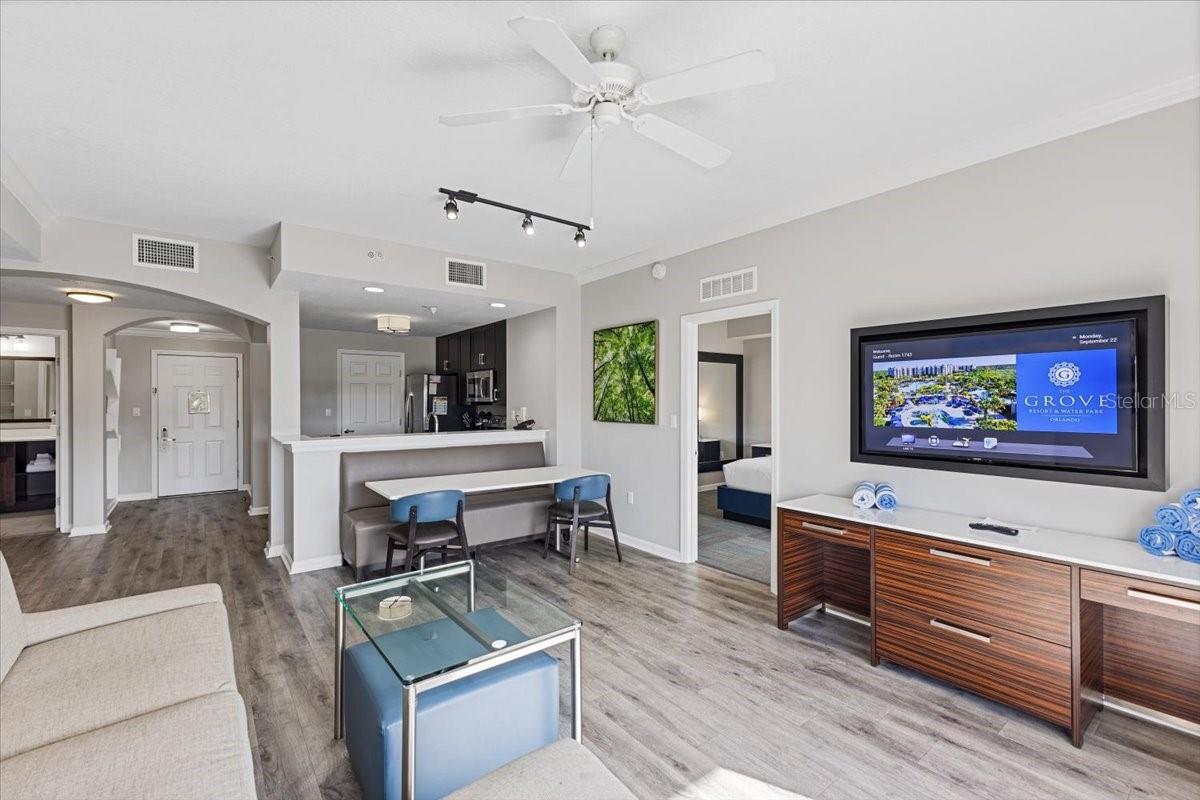 Image 5 of 19 For 14501 Grove Resort Avenue 1742
