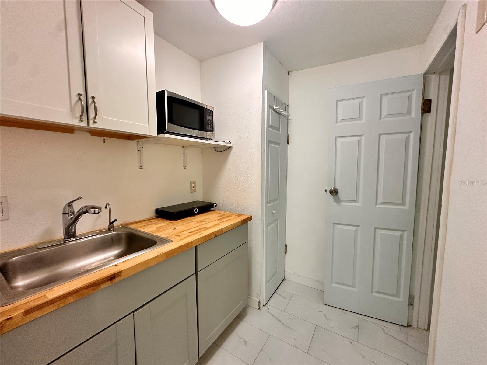 Image 2 of 6 For 1338 Peruvian Lane 2