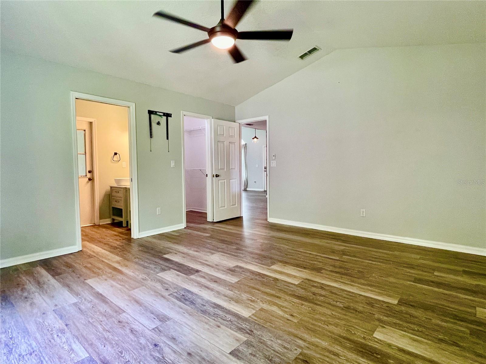 Image 10 of 21 For 705 Sunburst Cove Lane