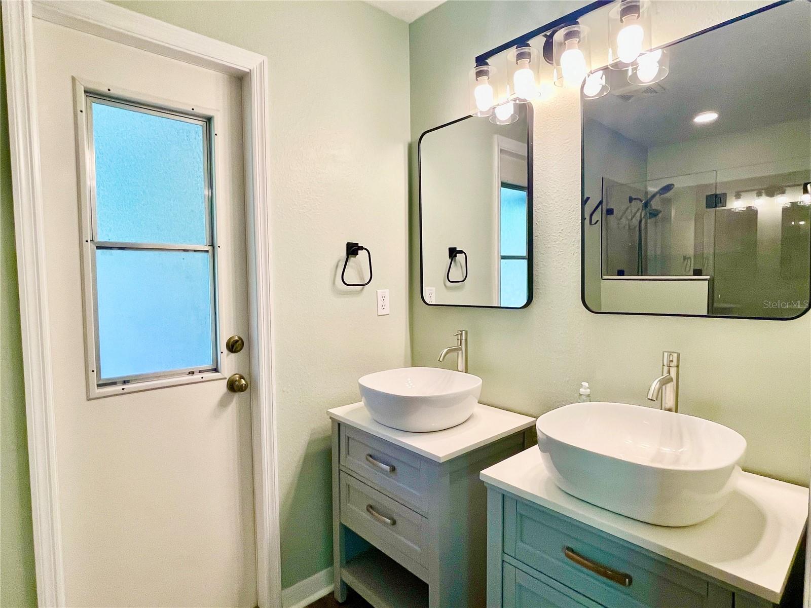 Image 12 of 21 For 705 Sunburst Cove Lane