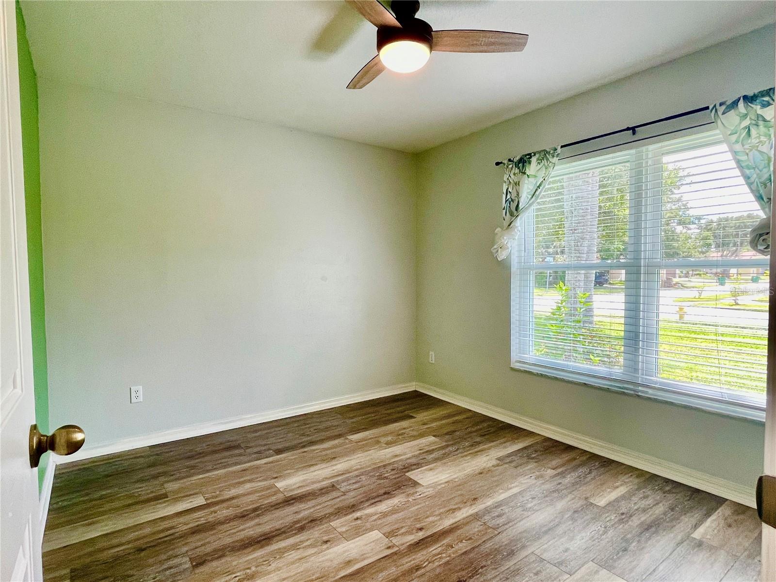 Image 15 of 21 For 705 Sunburst Cove Lane