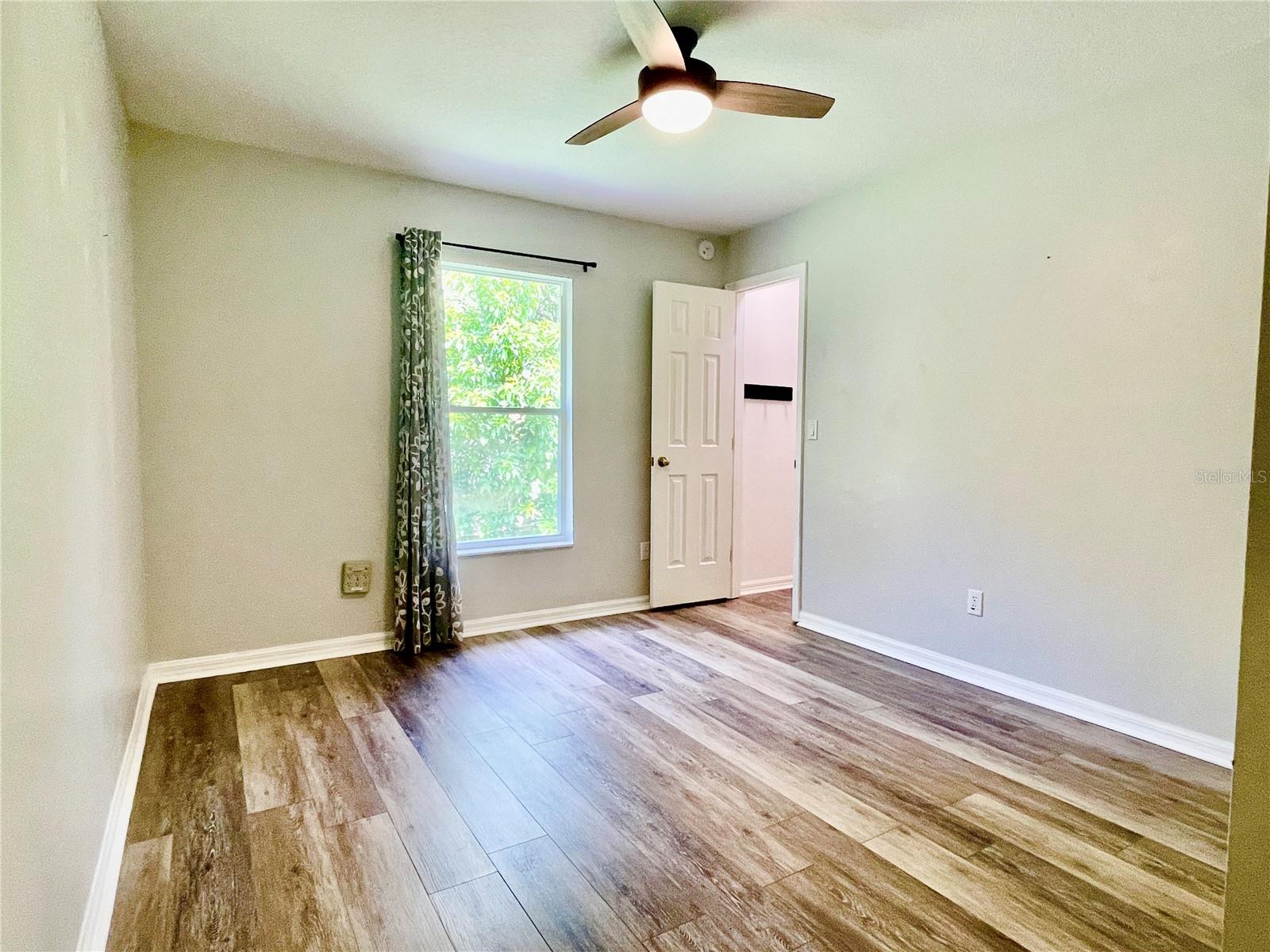 Image 18 of 21 For 705 Sunburst Cove Lane