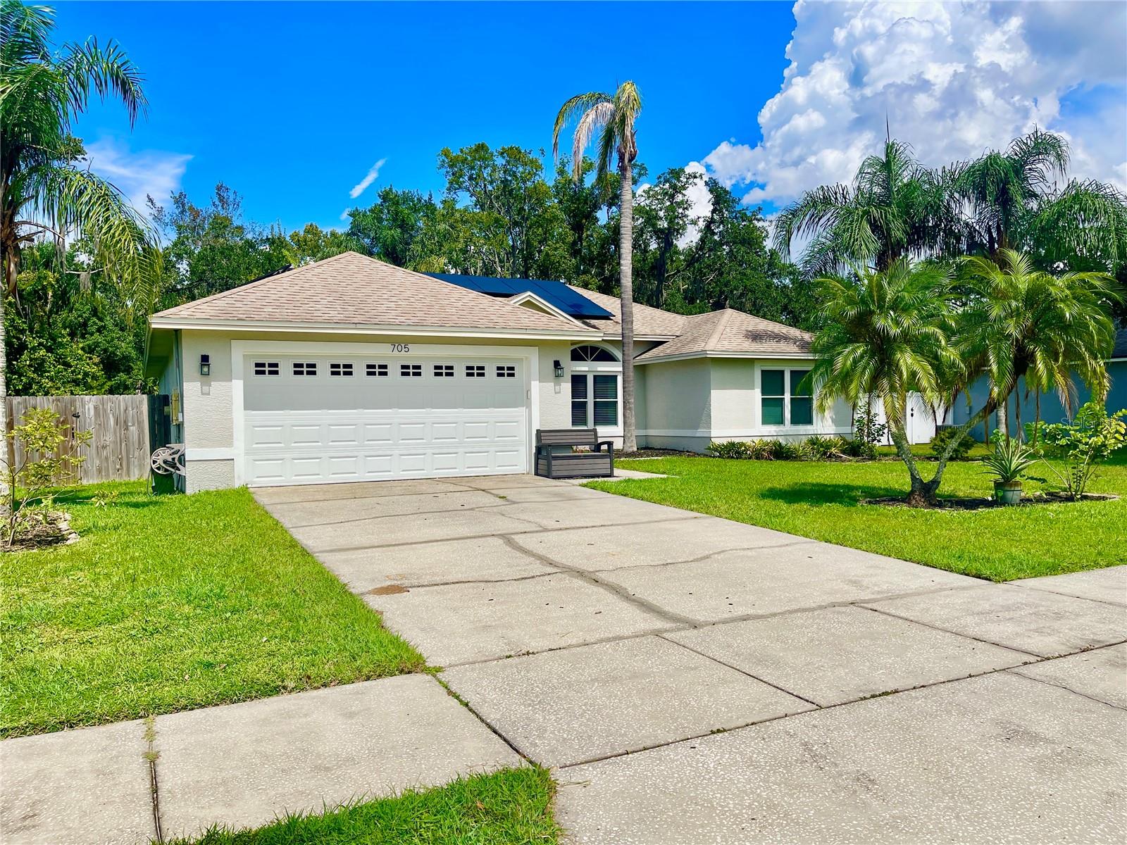 Image 3 of 21 For 705 Sunburst Cove Lane
