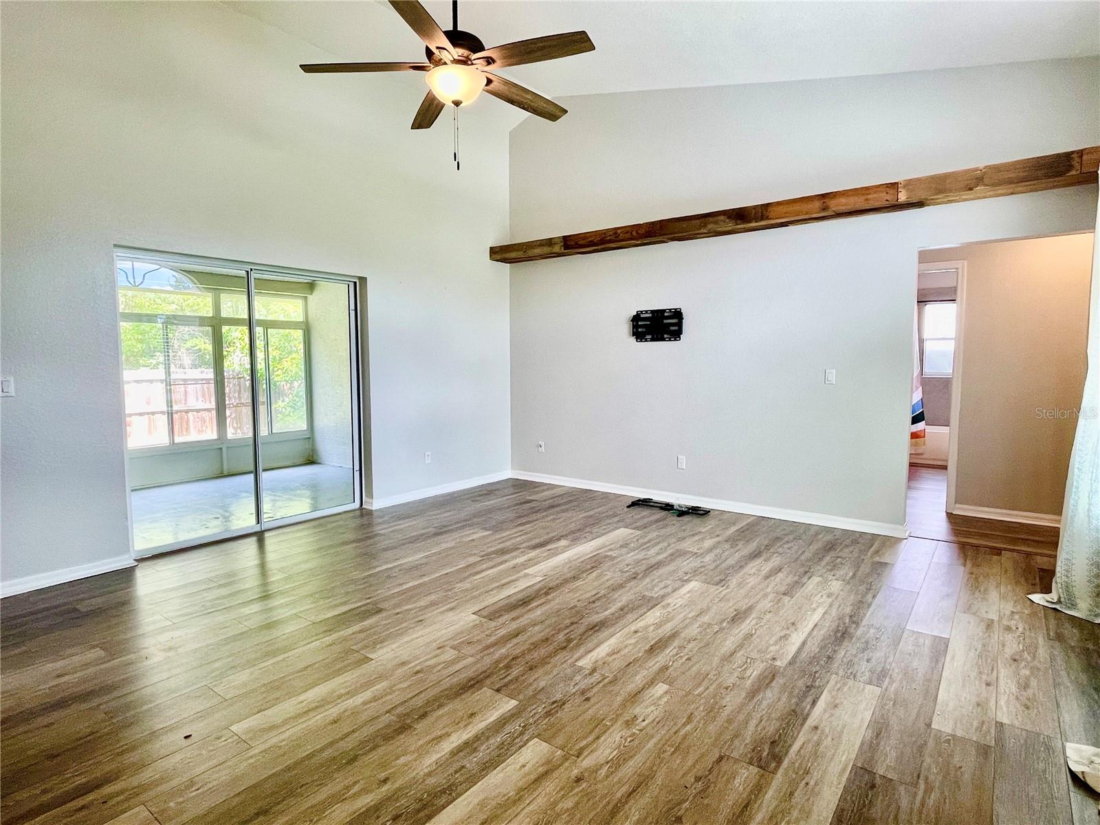 Image 7 of 21 For 705 Sunburst Cove Lane