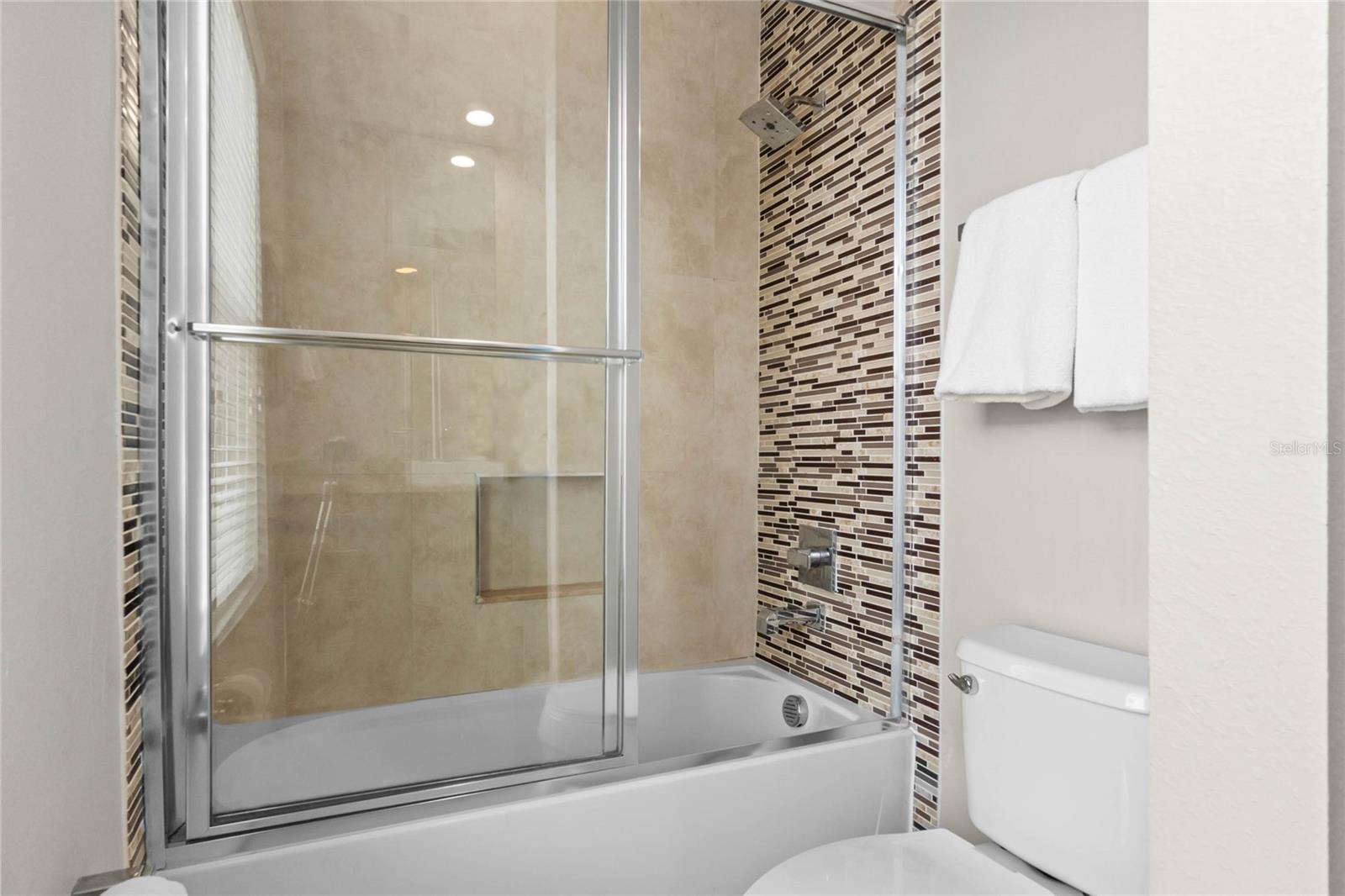 Image 21 of 33 For 7540 Sunville Avenue