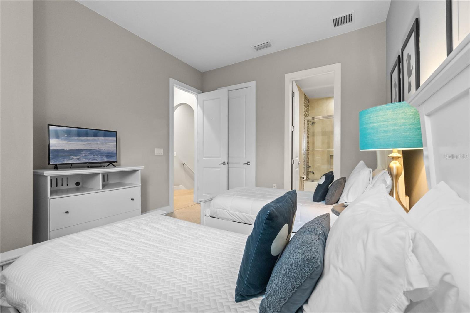 Image 24 of 33 For 7540 Sunville Avenue