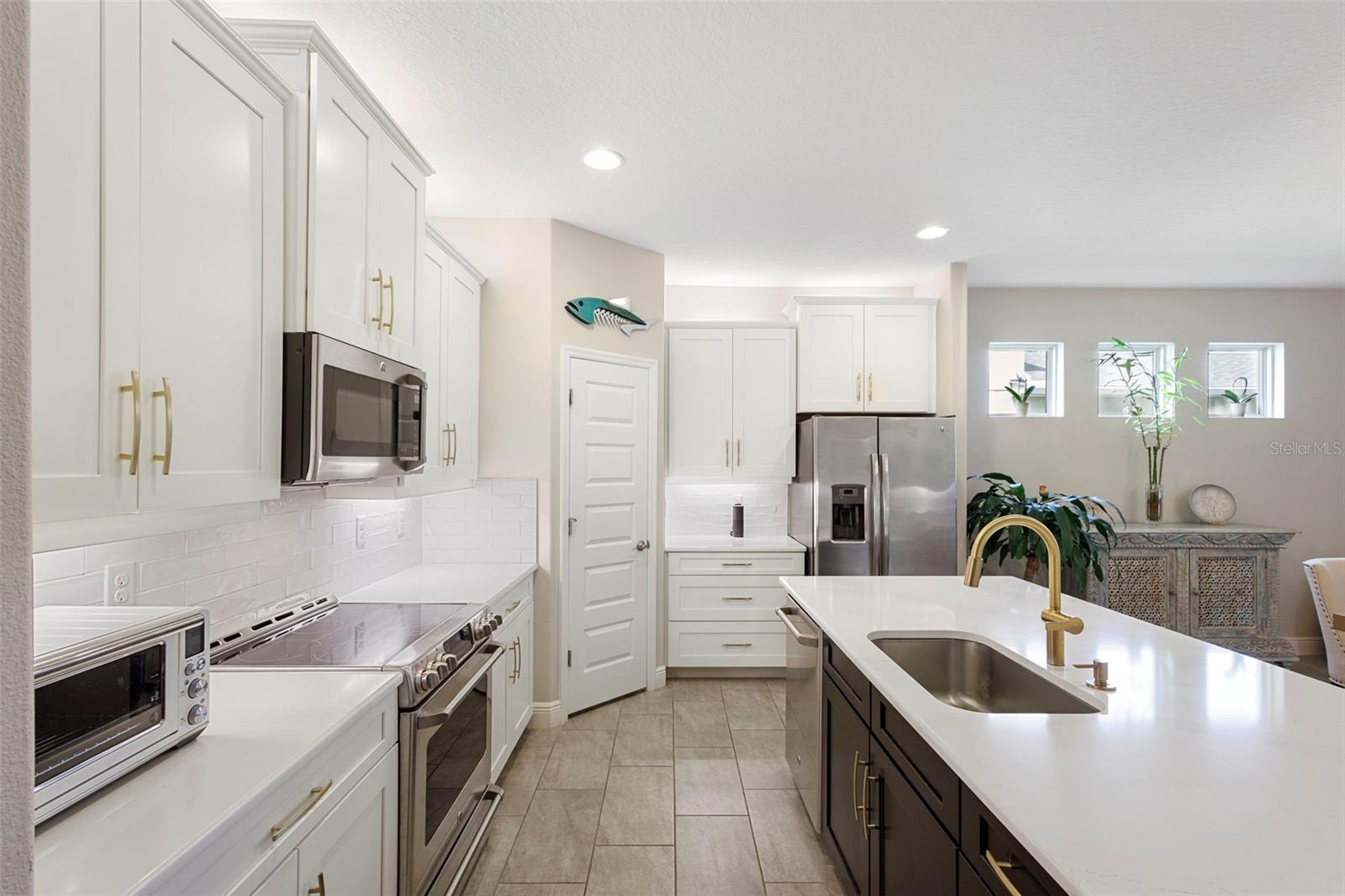Image 11 of 64 For 8643 Bayview Crossing Drive