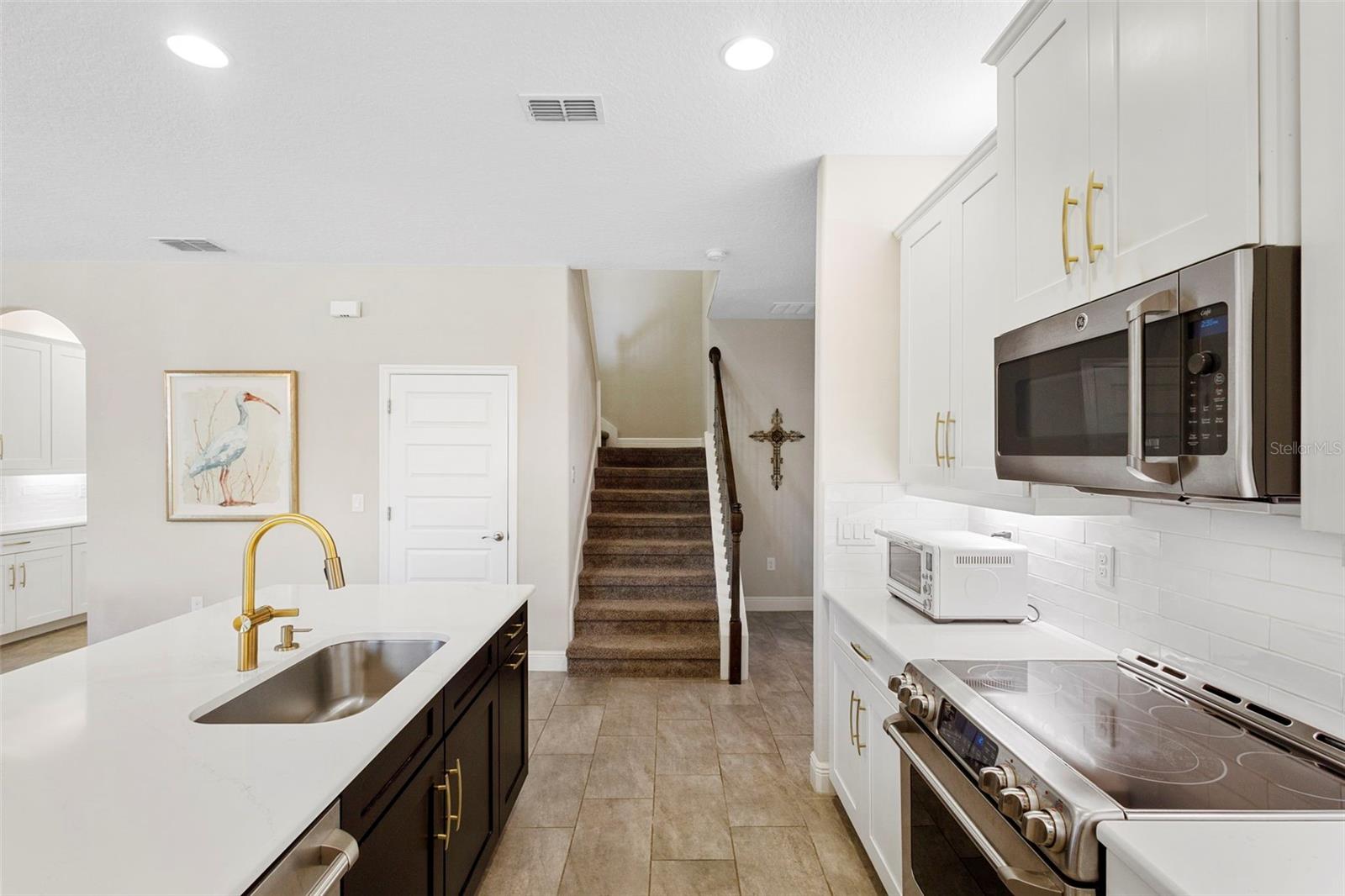Image 9 of 64 For 8643 Bayview Crossing Drive
