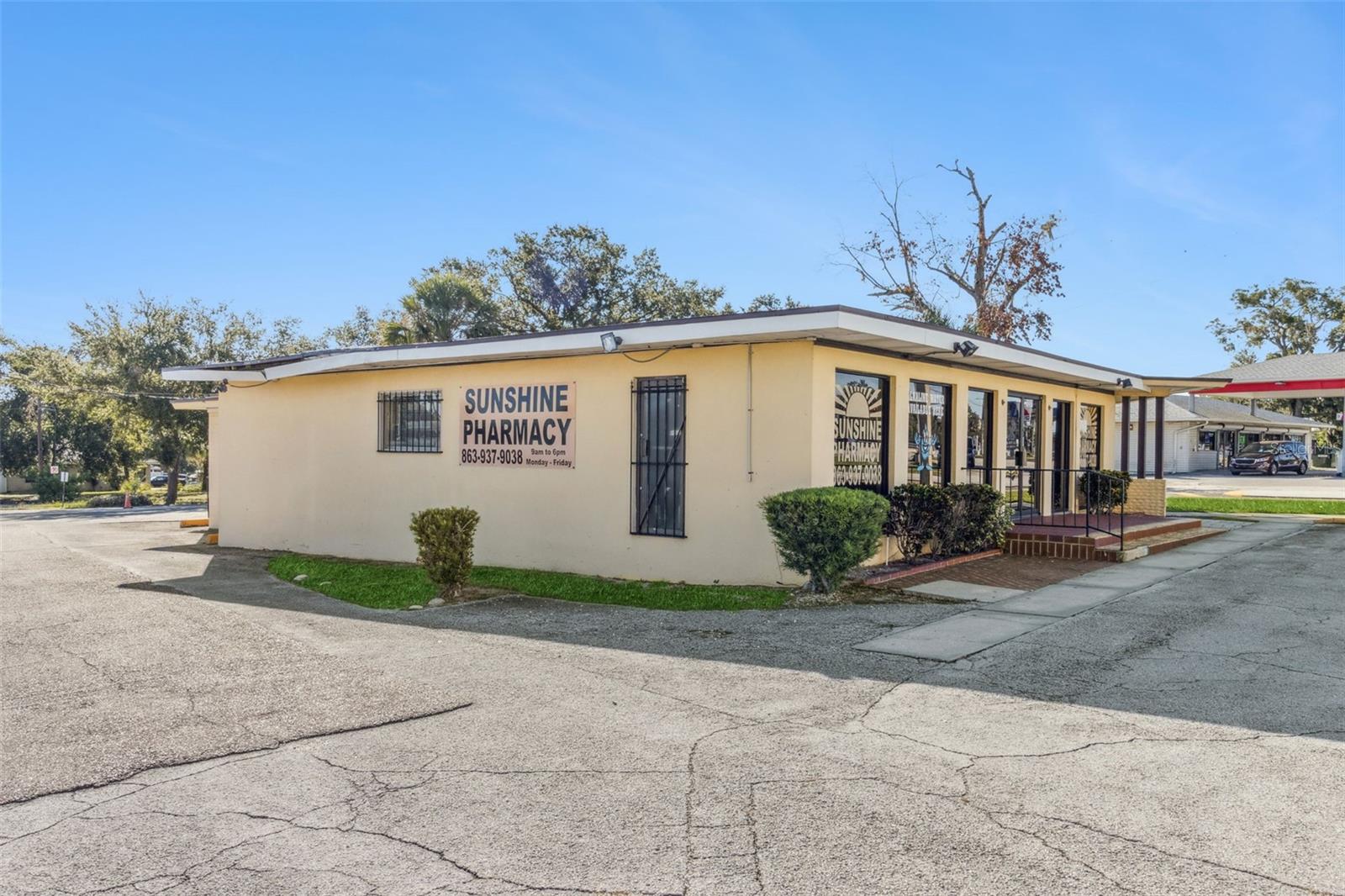 Image 4 of 23 For 1231 Lakeland Hills Boulevard