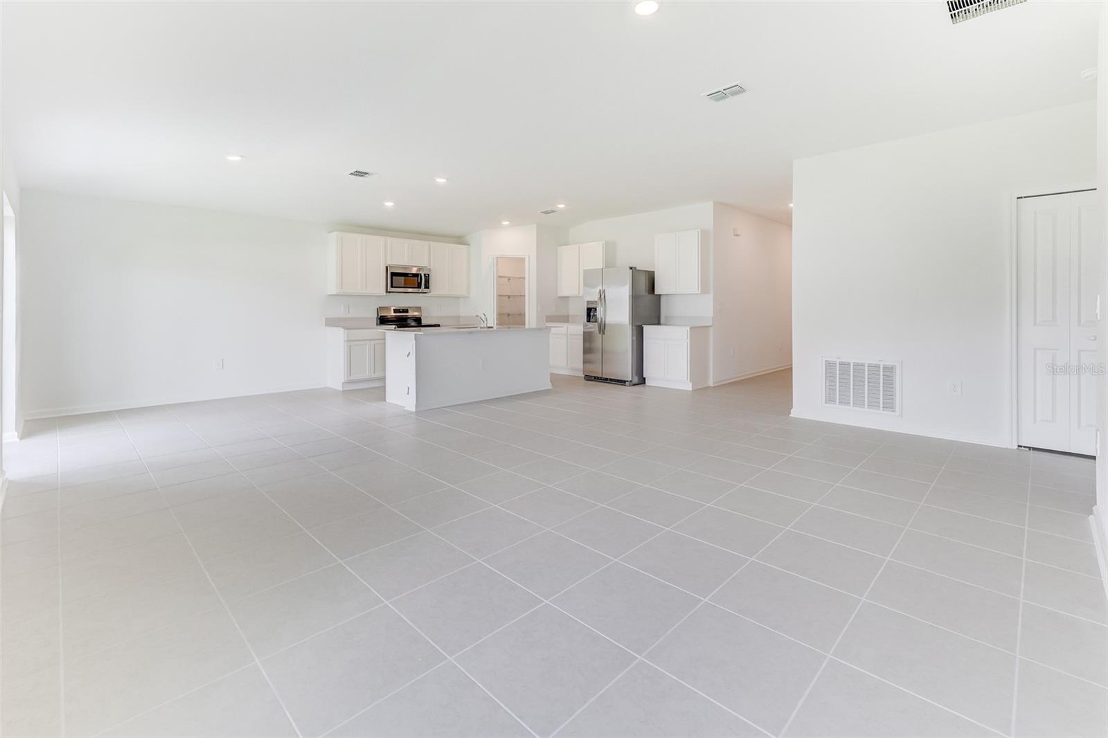 Image 8 of 47 For 4838 Waltham Forest Dr