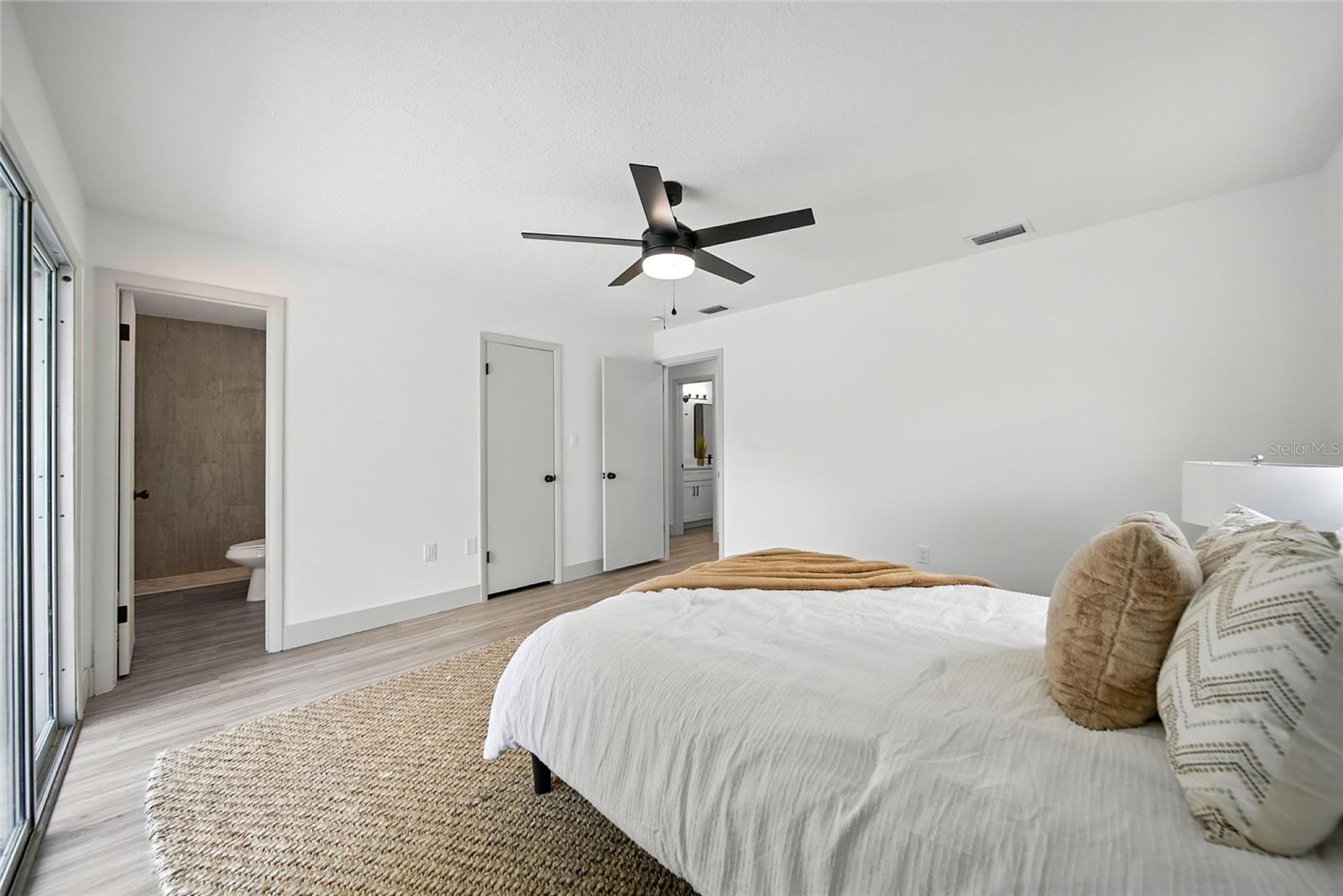Image 17 of 43 For 620 21st  