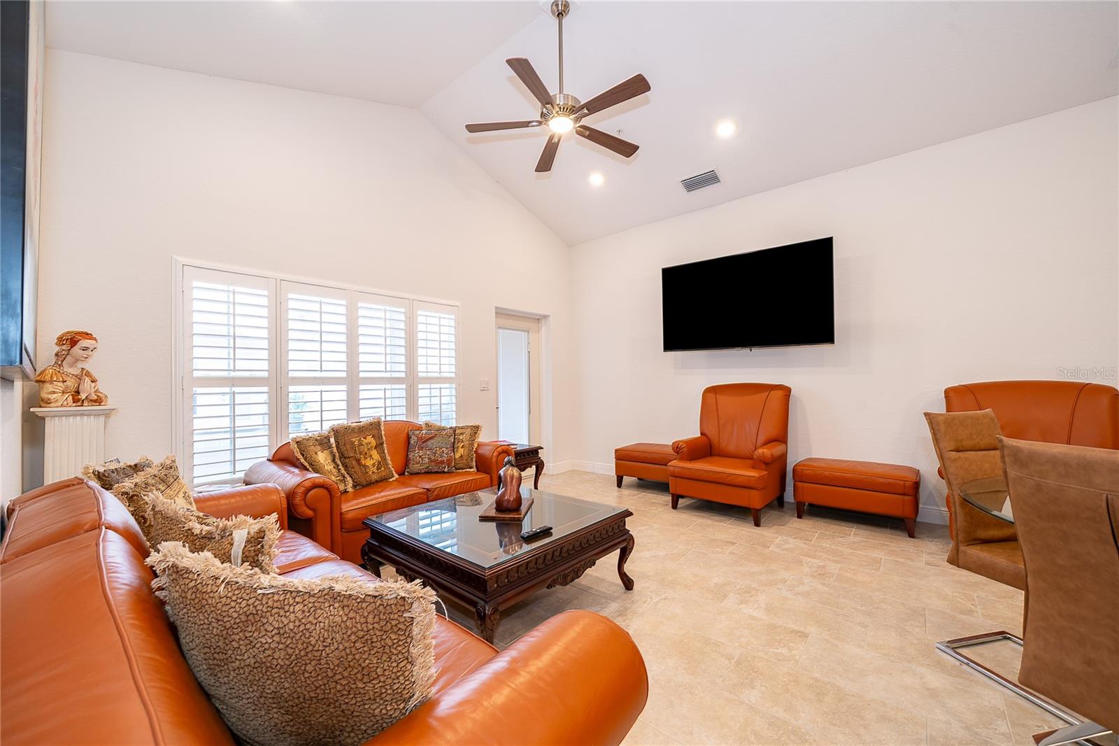 Image 10 of 31 For 2812 Shantiniketan Boulevard I-12