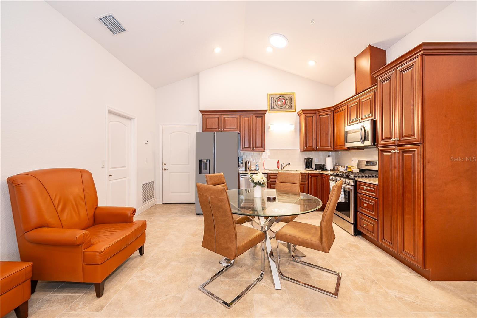 Image 12 of 31 For 2812 Shantiniketan Boulevard I-12
