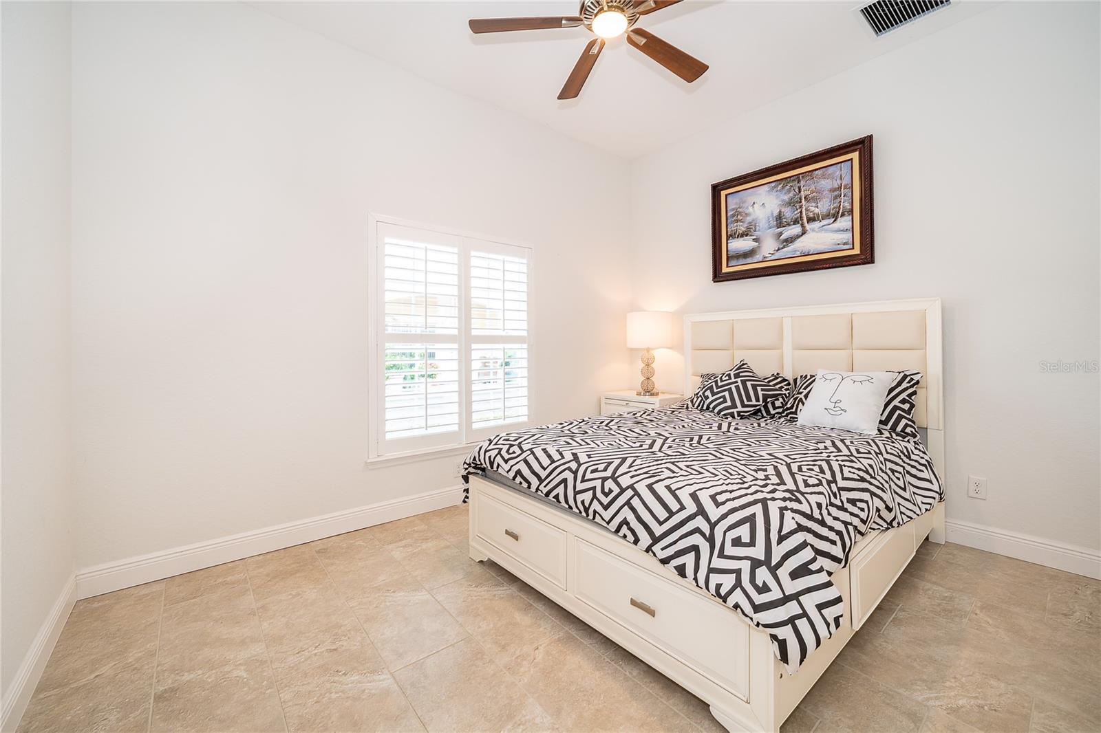 Image 15 of 31 For 2812 Shantiniketan Boulevard I-12