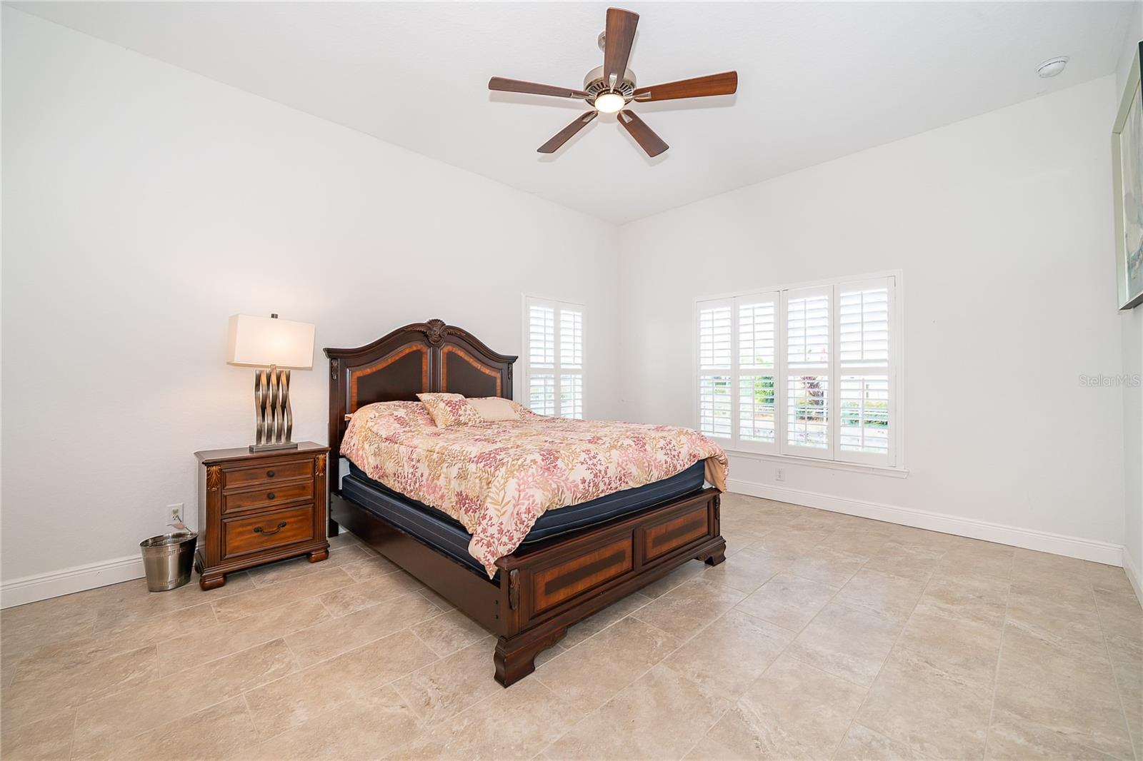 Image 17 of 31 For 2812 Shantiniketan Boulevard I-12