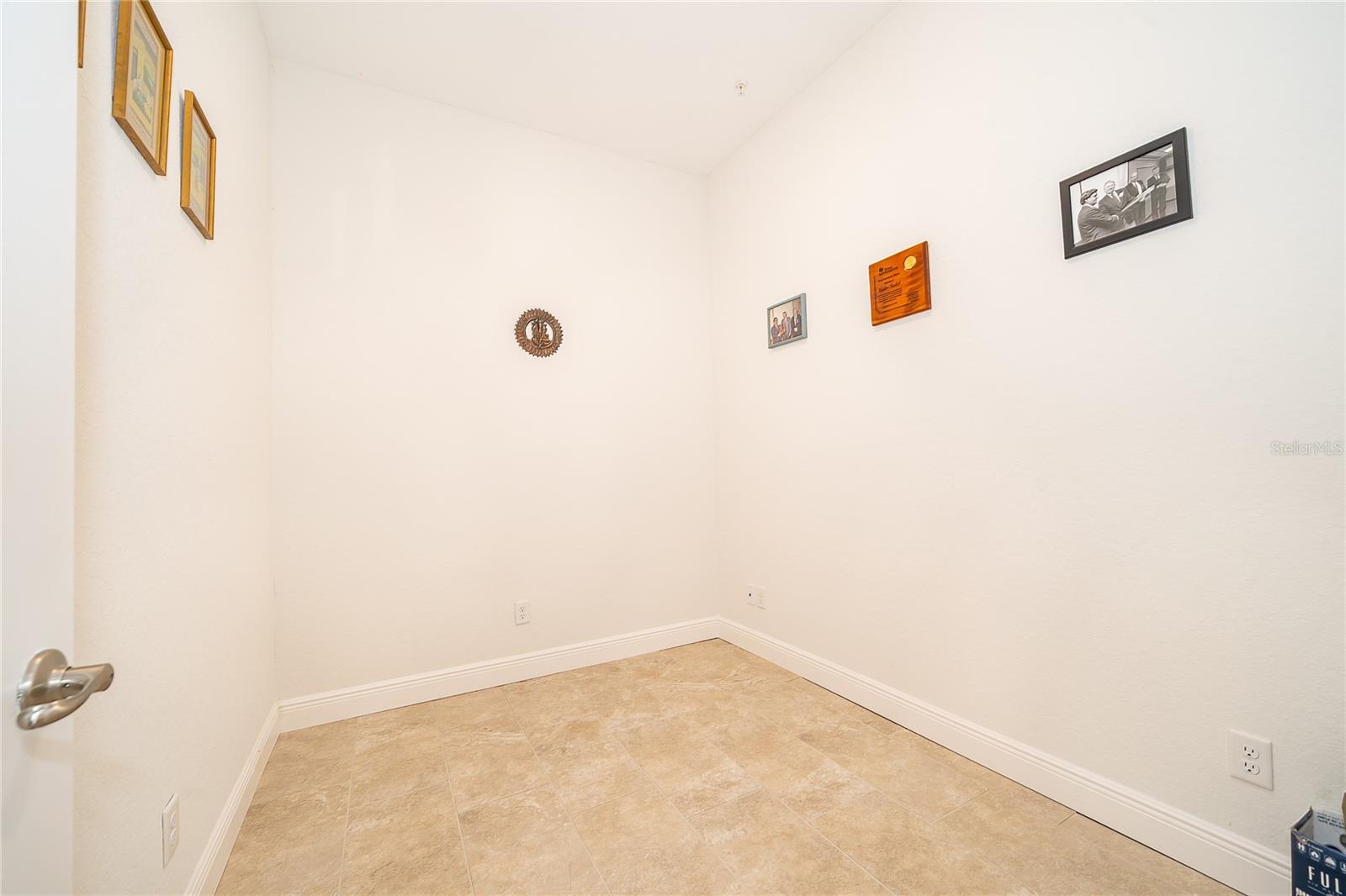 Image 22 of 31 For 2812 Shantiniketan Boulevard I-12