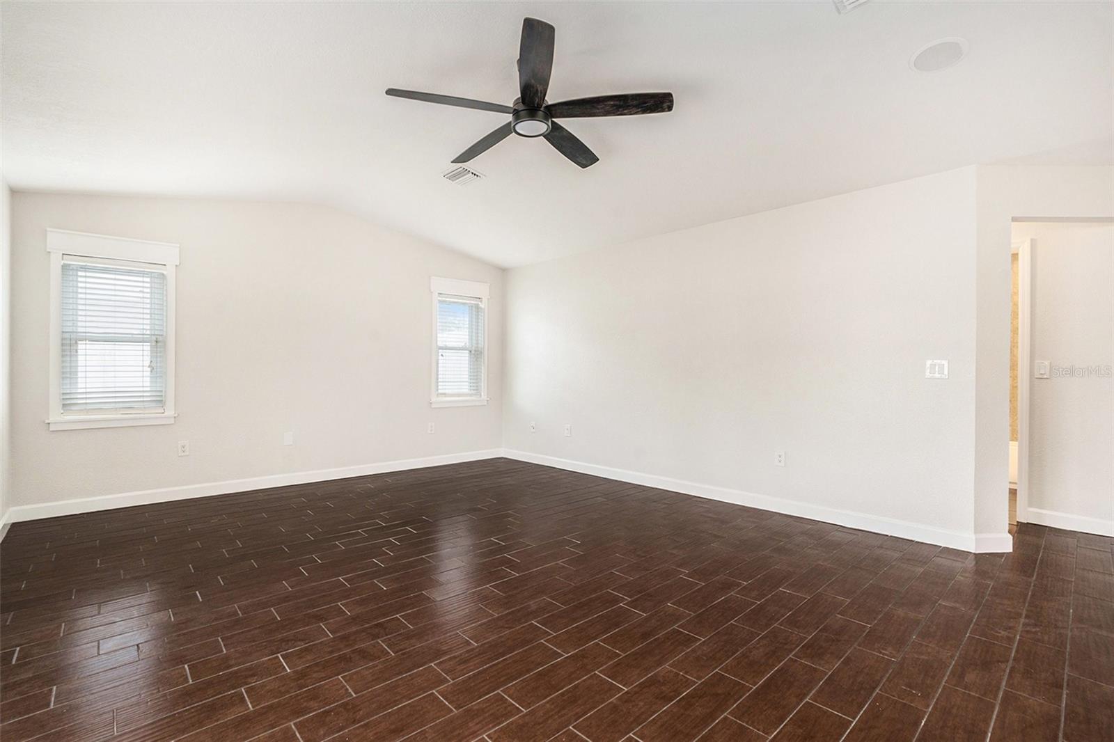 Image 11 of 27 For 8010 Buttonball Lane