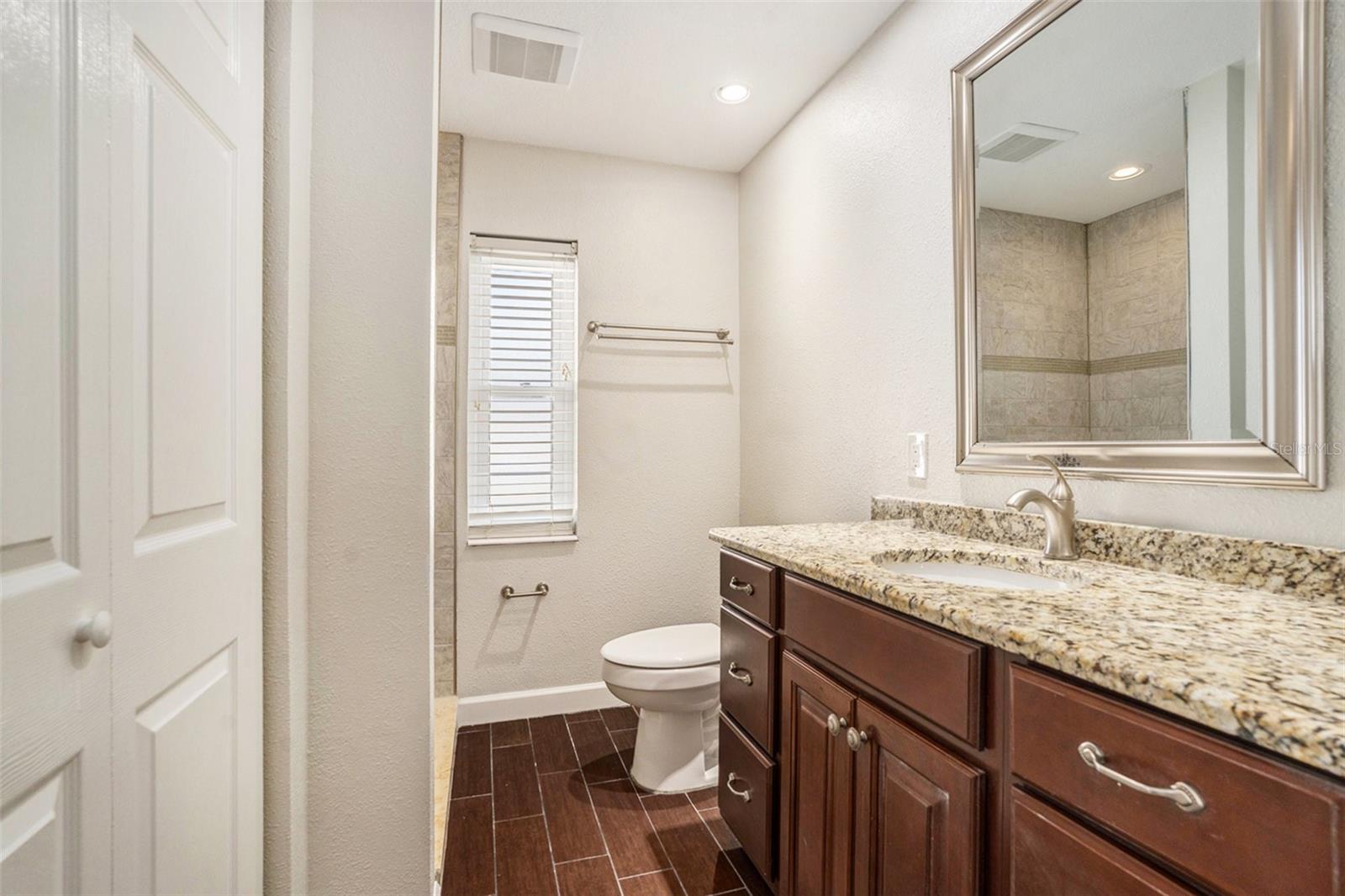 Image 17 of 27 For 8010 Buttonball Lane