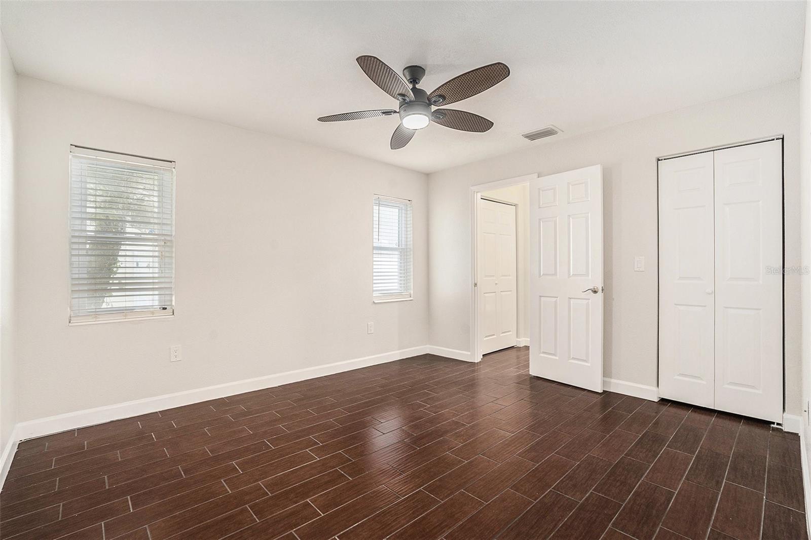 Image 18 of 27 For 8010 Buttonball Lane