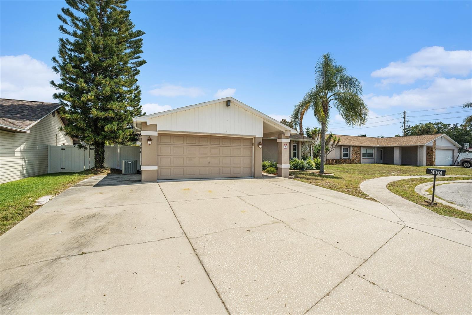 Image 5 of 27 For 8010 Buttonball Lane