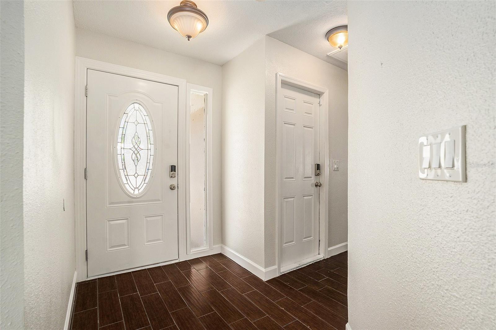 Image 8 of 27 For 8010 Buttonball Lane