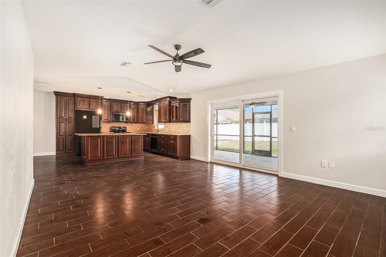 Image 9 of 27 For 8010 Buttonball Lane