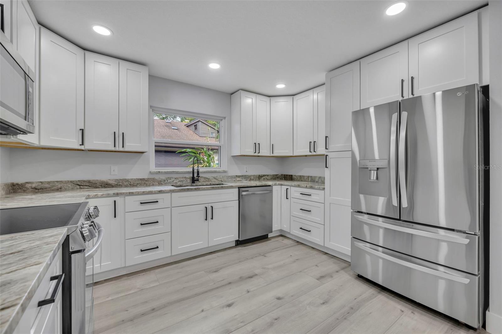 Image 18 of 65 For 672 Silver Creek Drive