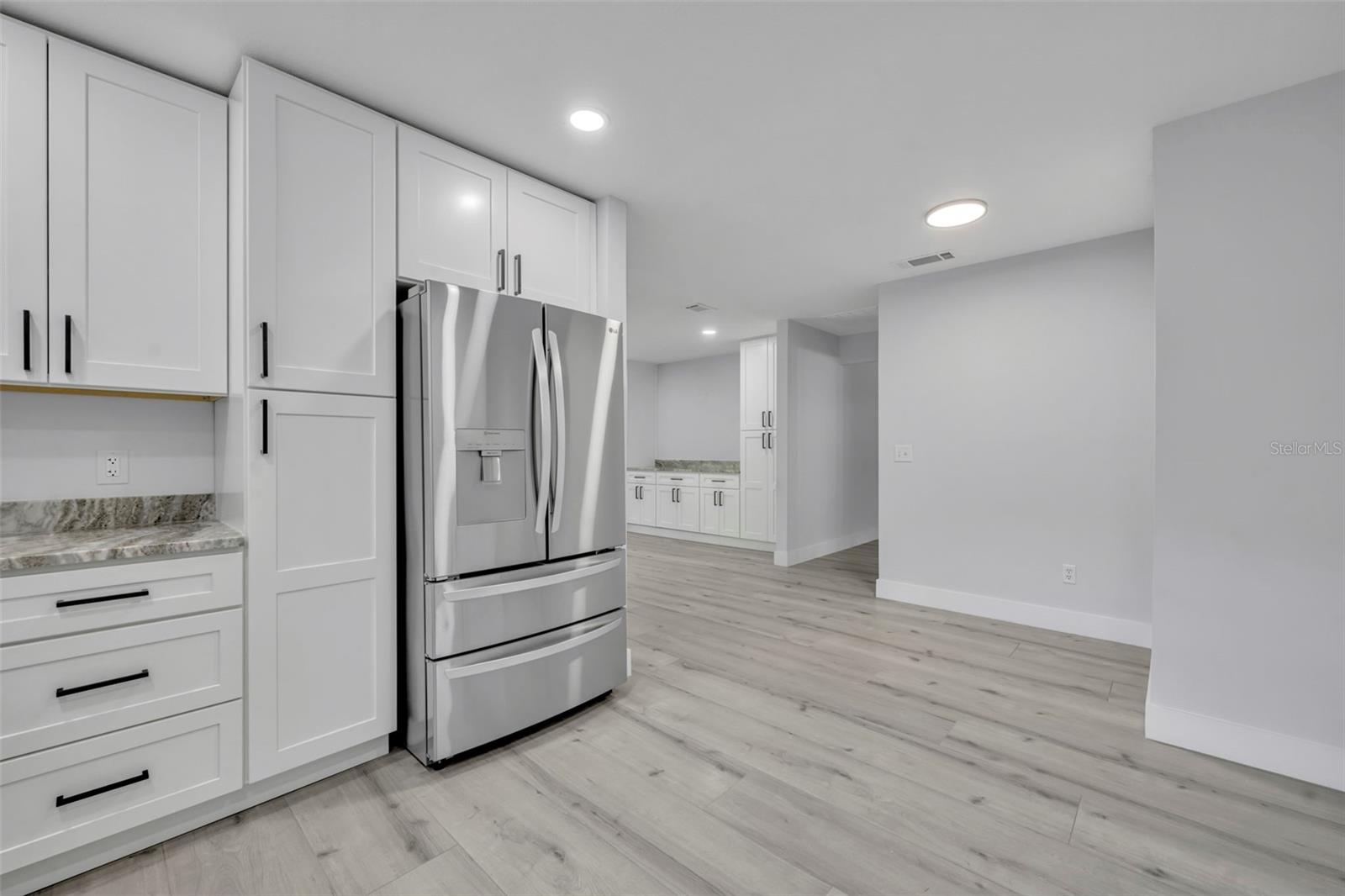 Image 20 of 65 For 672 Silver Creek Drive