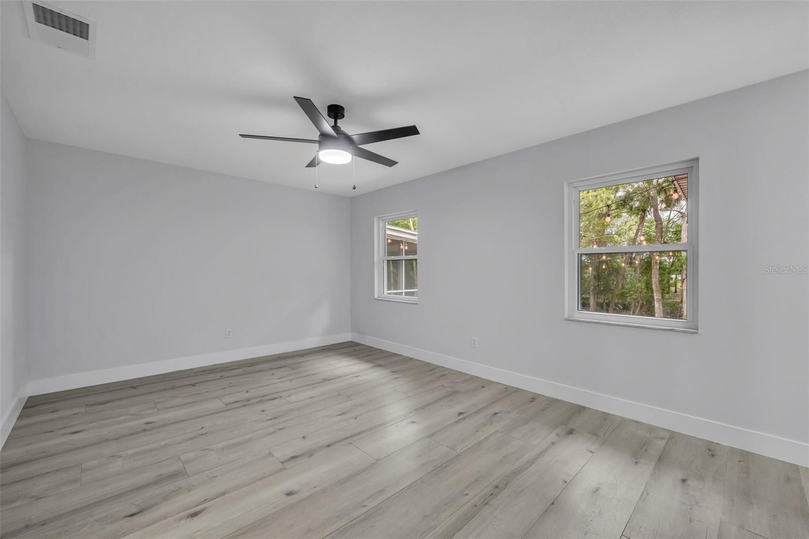 Image 22 of 65 For 672 Silver Creek Drive