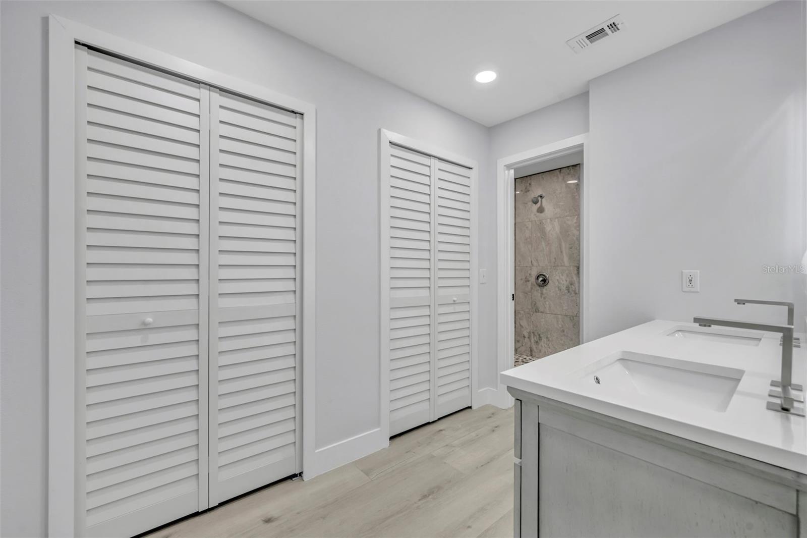 Image 25 of 65 For 672 Silver Creek Drive