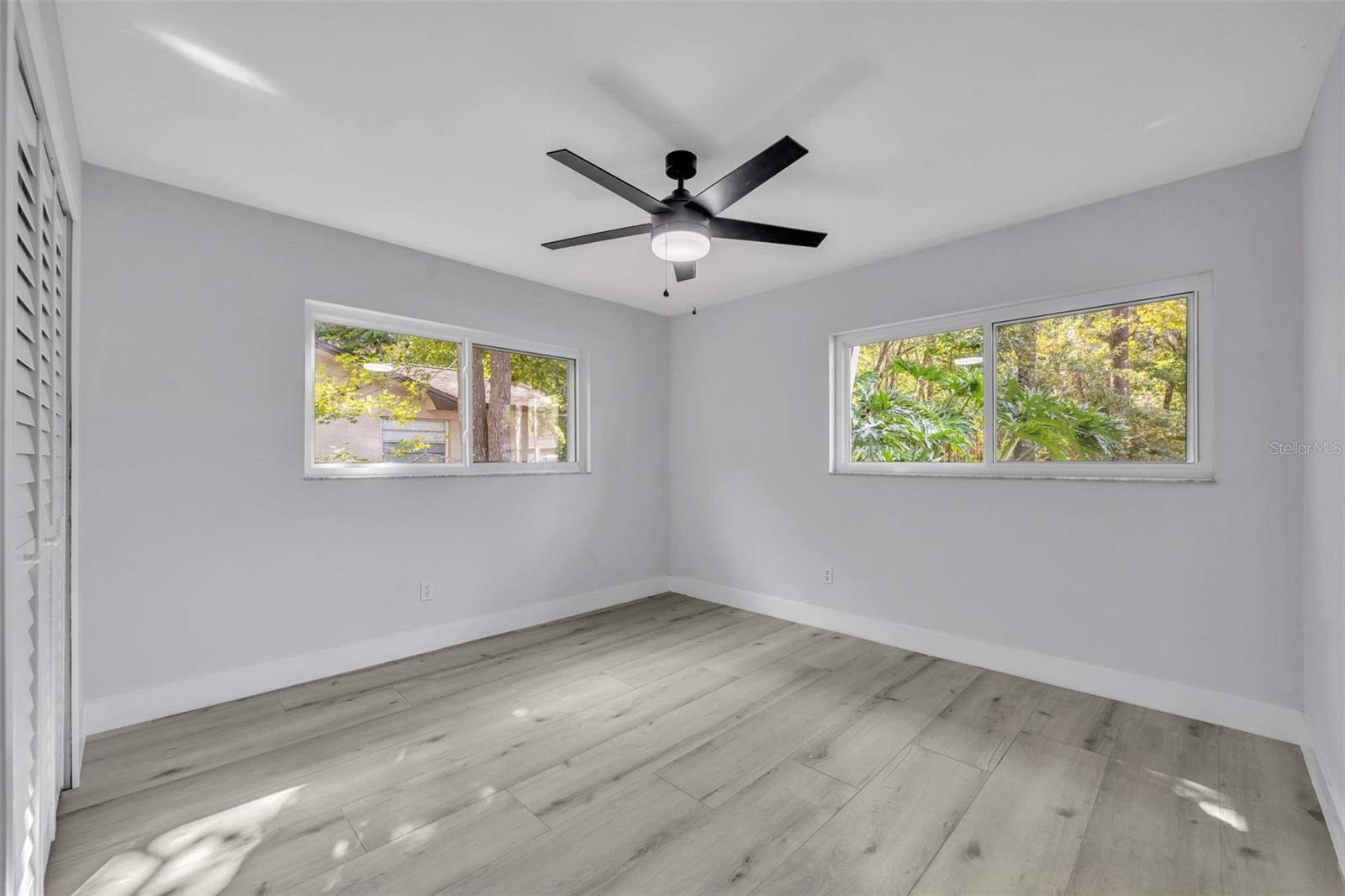 Image 29 of 65 For 672 Silver Creek Drive