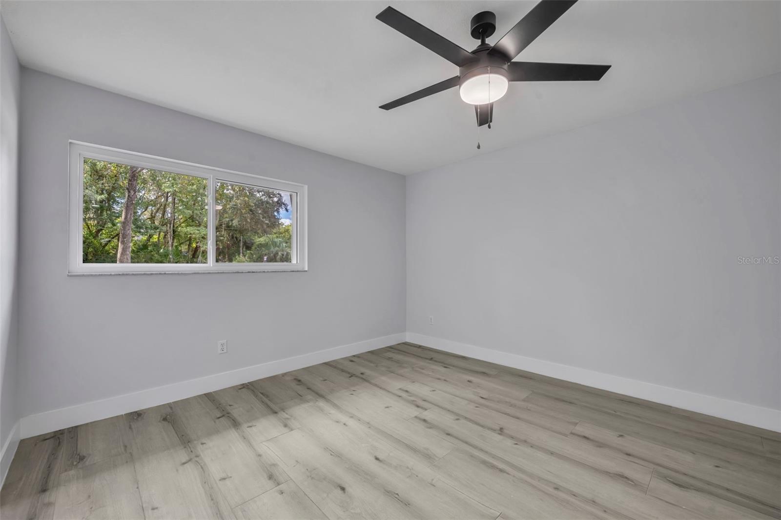 Image 32 of 65 For 672 Silver Creek Drive