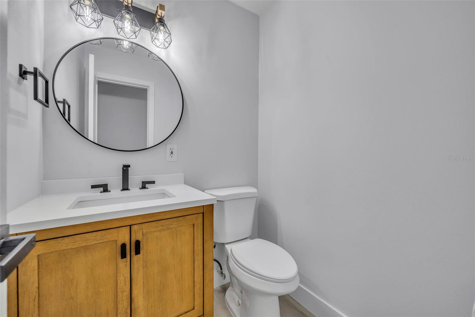 Image 34 of 65 For 672 Silver Creek Drive