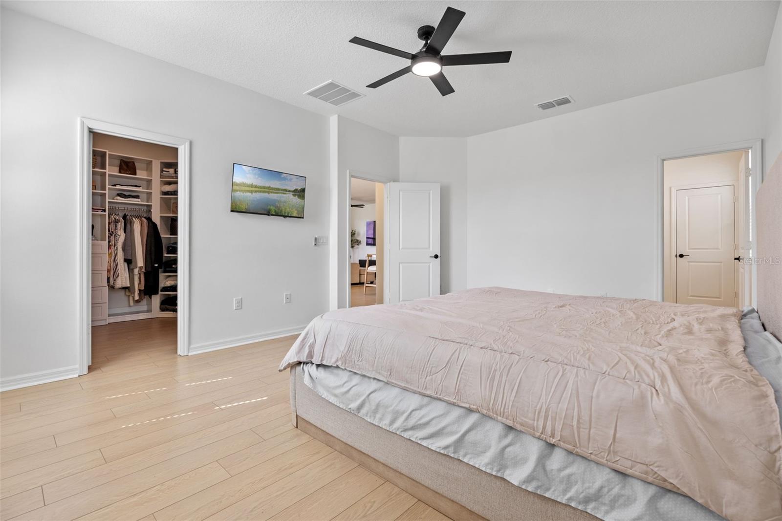 Image 16 of 31 For 625 Overpool Avenue