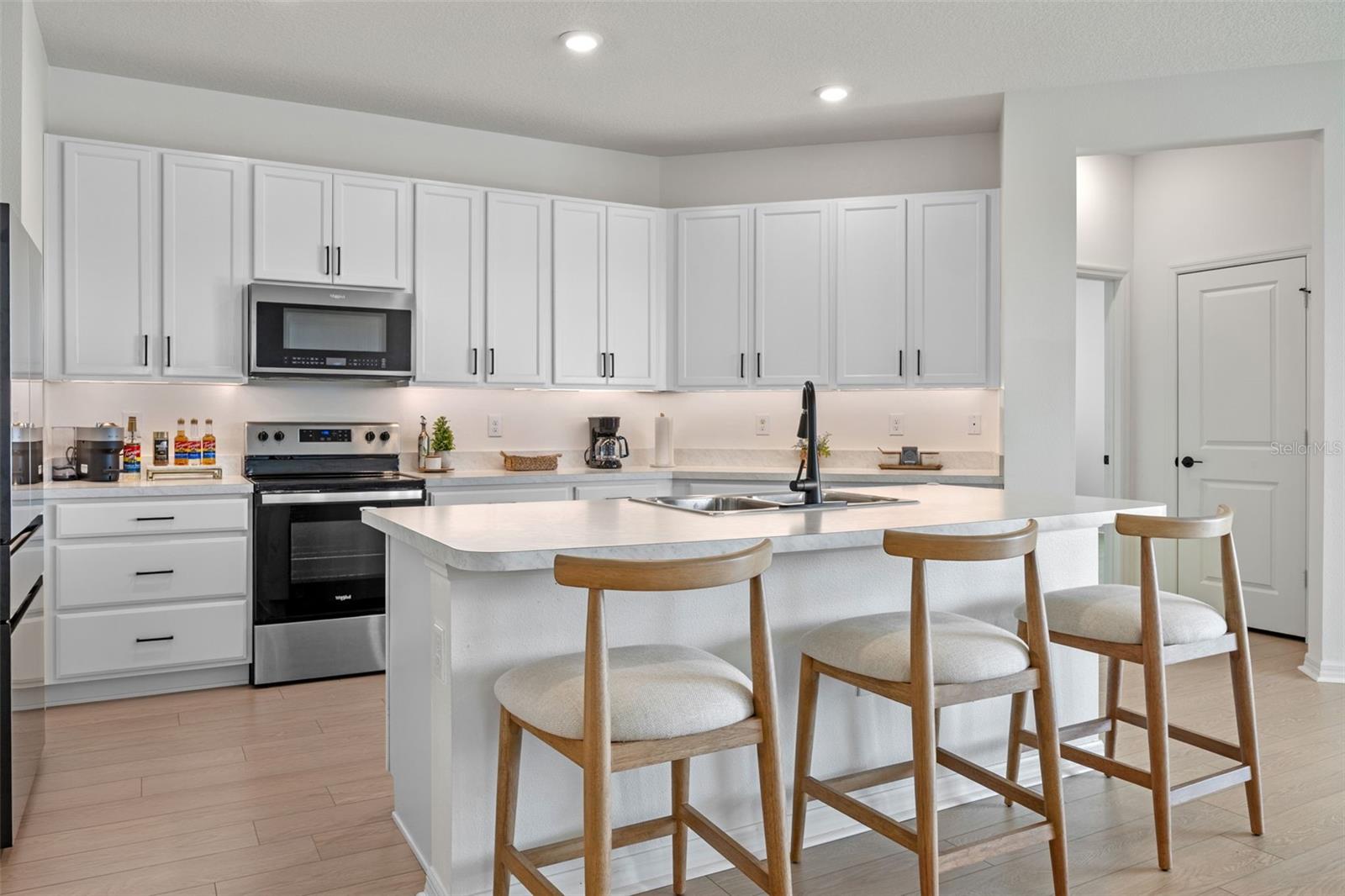 Image 4 of 31 For 625 Overpool Avenue