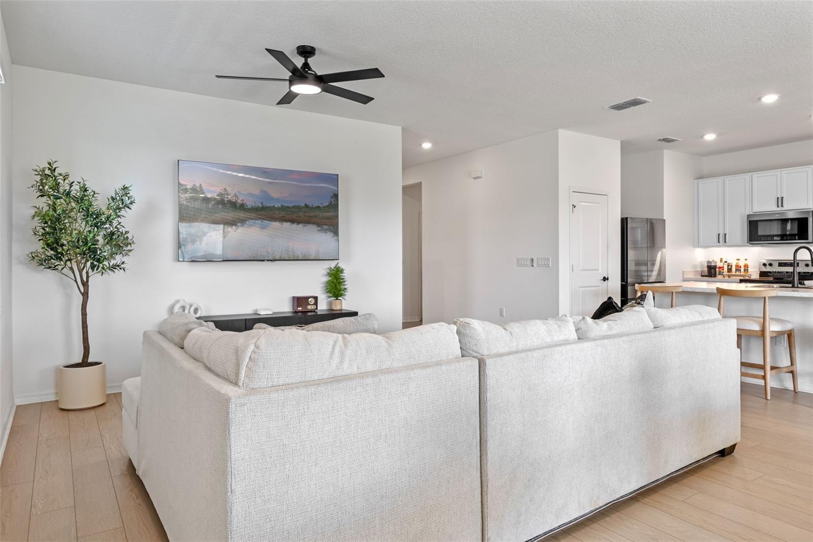 Image 7 of 31 For 625 Overpool Avenue