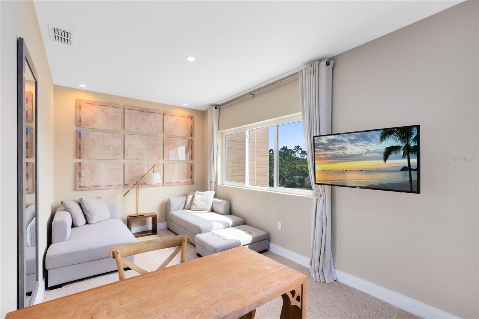 Image 14 of 38 For 3061 Rockefeller Way