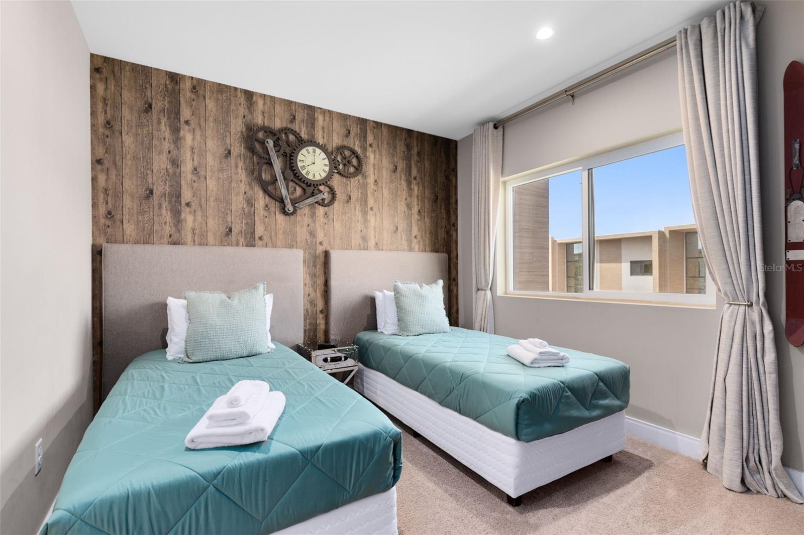 Image 23 of 38 For 3061 Rockefeller Way