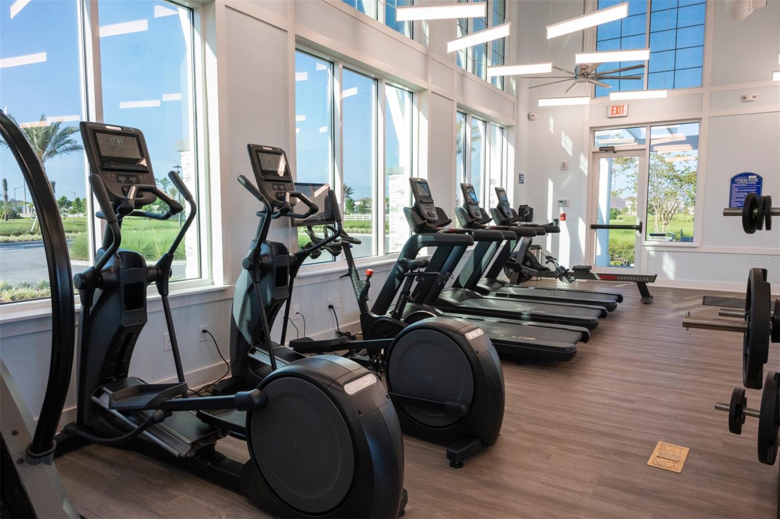 Image 16 of 20 For 9956 Red Canoe Alley