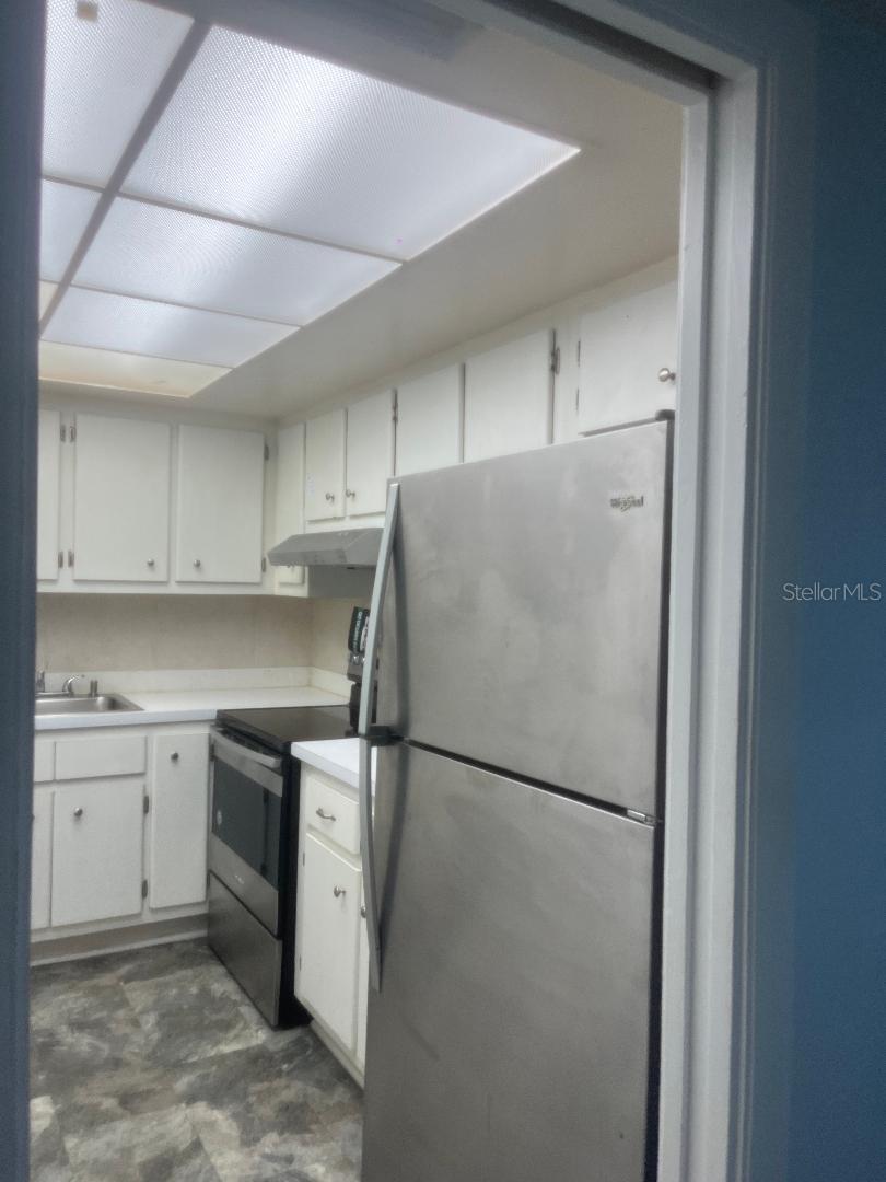 Image 11 of 12 For 221 Columbia Drive 340