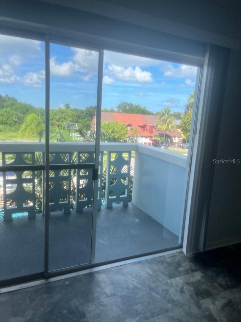 Image 3 of 12 For 221 Columbia Drive 340