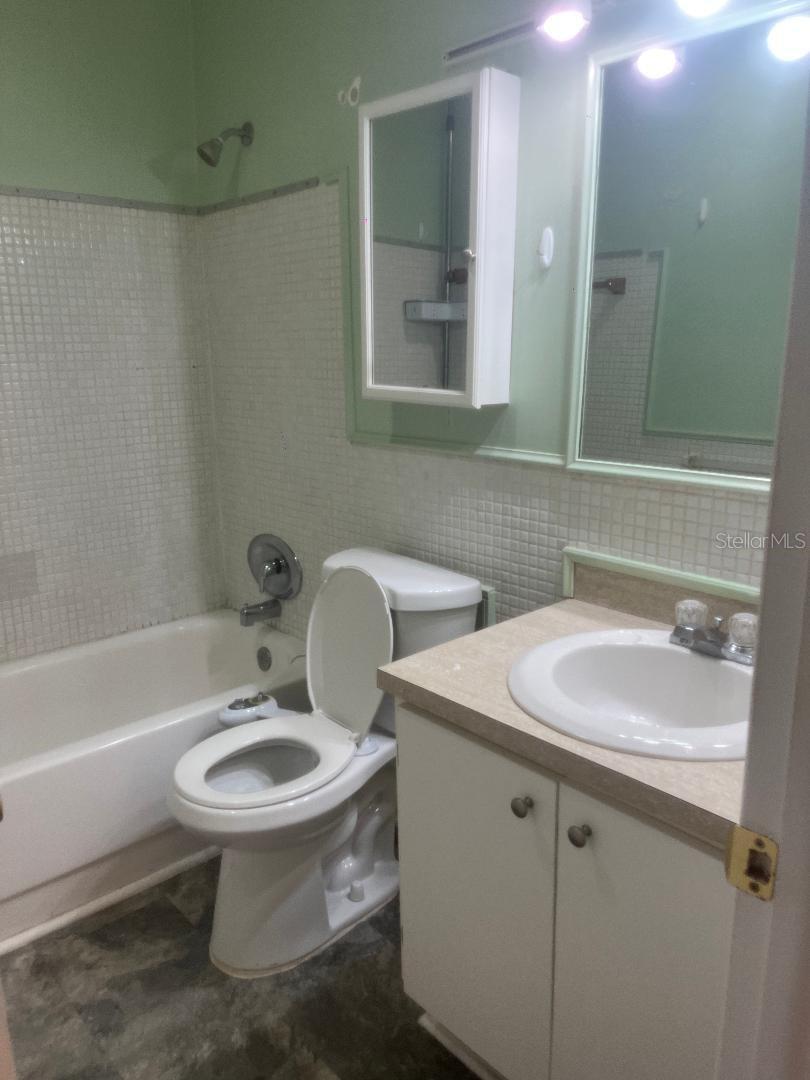 Image 8 of 12 For 221 Columbia Drive 340