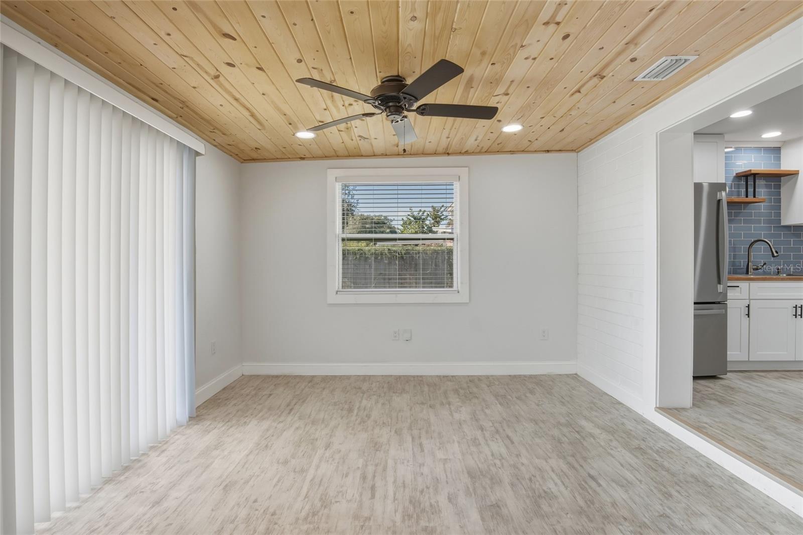 Image 22 of 30 For 702 Eleanore Avenue