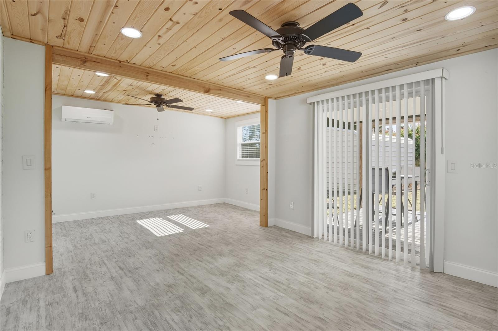 Image 23 of 30 For 702 Eleanore Avenue