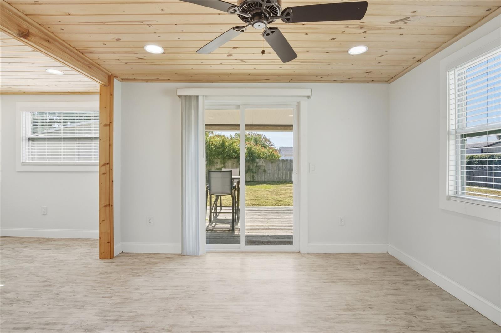 Image 25 of 30 For 702 Eleanore Avenue