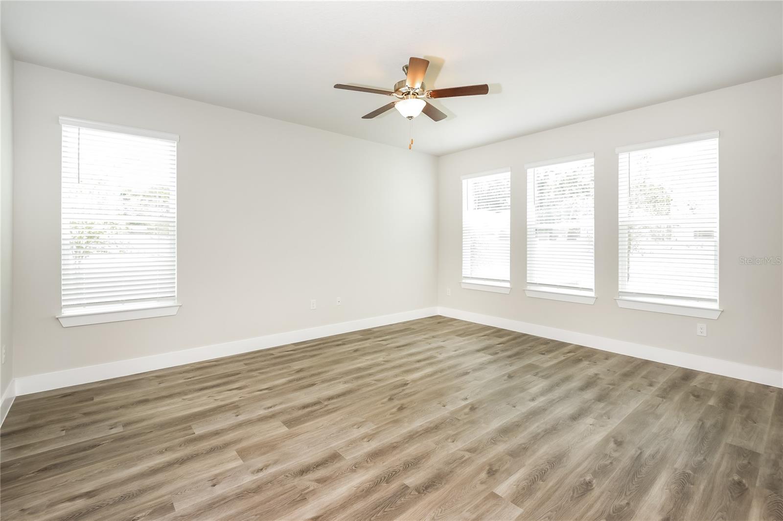 Image 3 of 17 For 816 Voorhis Avenue