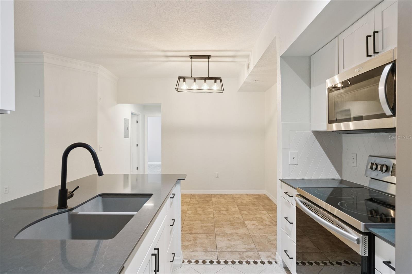 Image 6 of 28 For 13036 Mulberry Park Drive 417