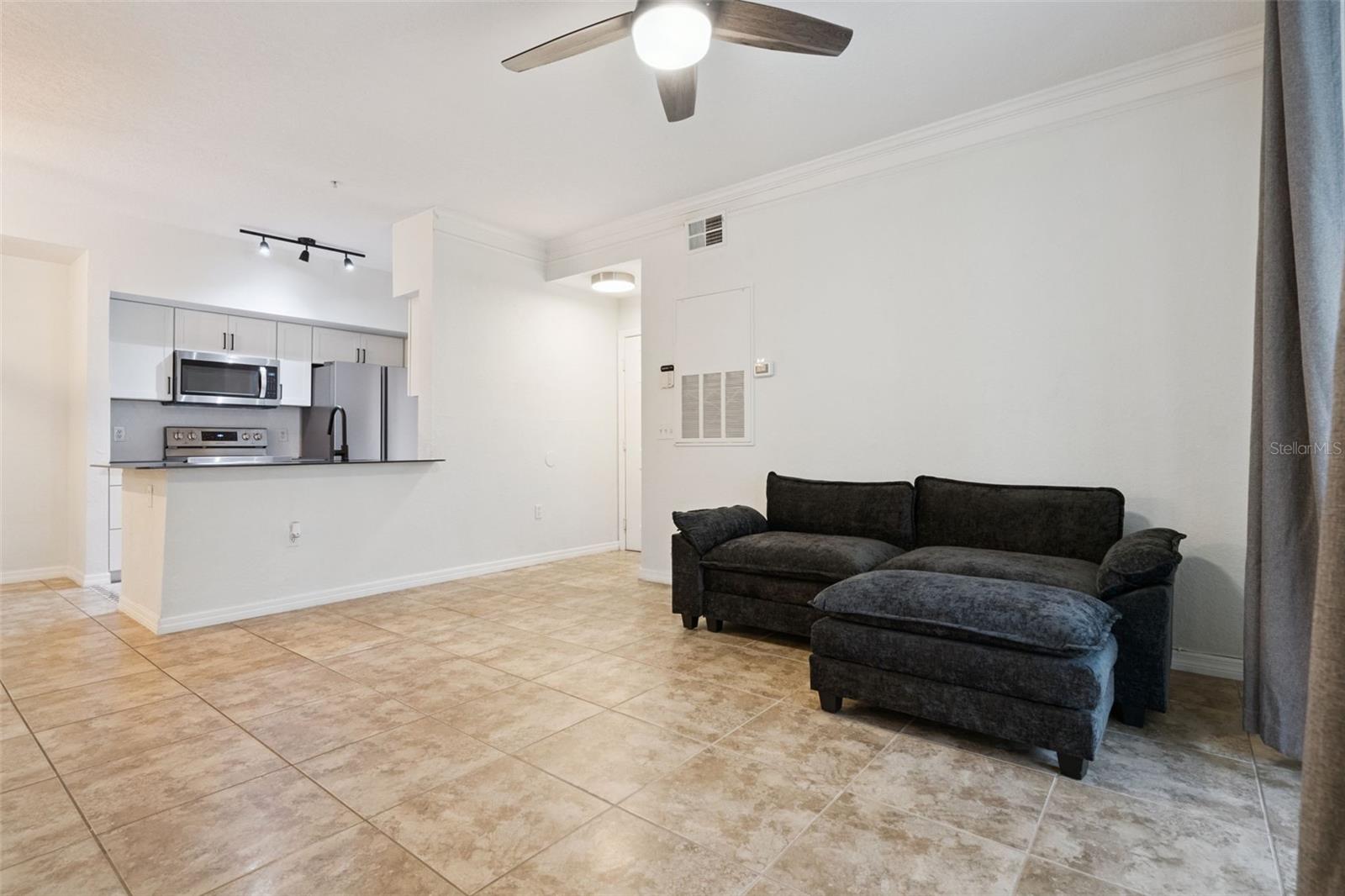 Image 9 of 28 For 13036 Mulberry Park Drive 417