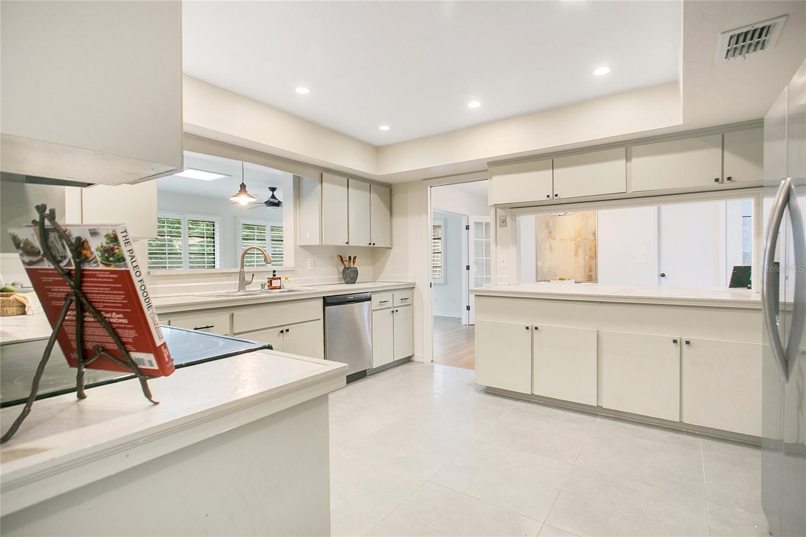 Image 16 of 37 For 2015 Woody Drive